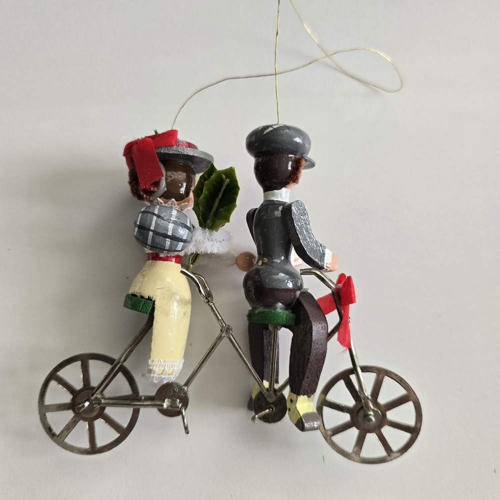 Vintage Kurt Adler Wooden Christmas Ornament Couple on Bicycle | Holiday Folk De - Picture 4 of 5